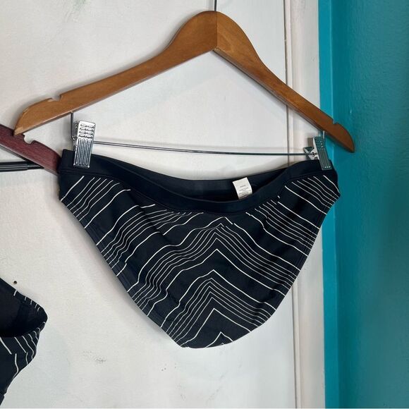 NWT Athleta Black & White Chevron High-Neck Underwire Bikini Top & Bottoms - Picture 7 of 9
